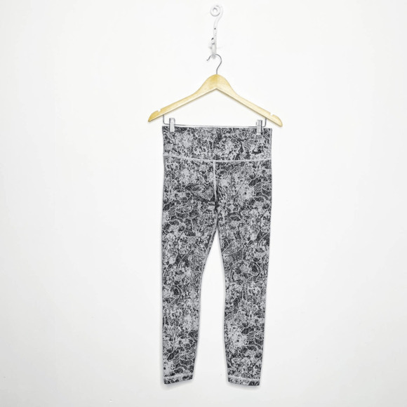 ATHLETA Elation Graffiti Fleur 7/8 Tight gray textured high rise Womens medium m - Picture 1 of 9